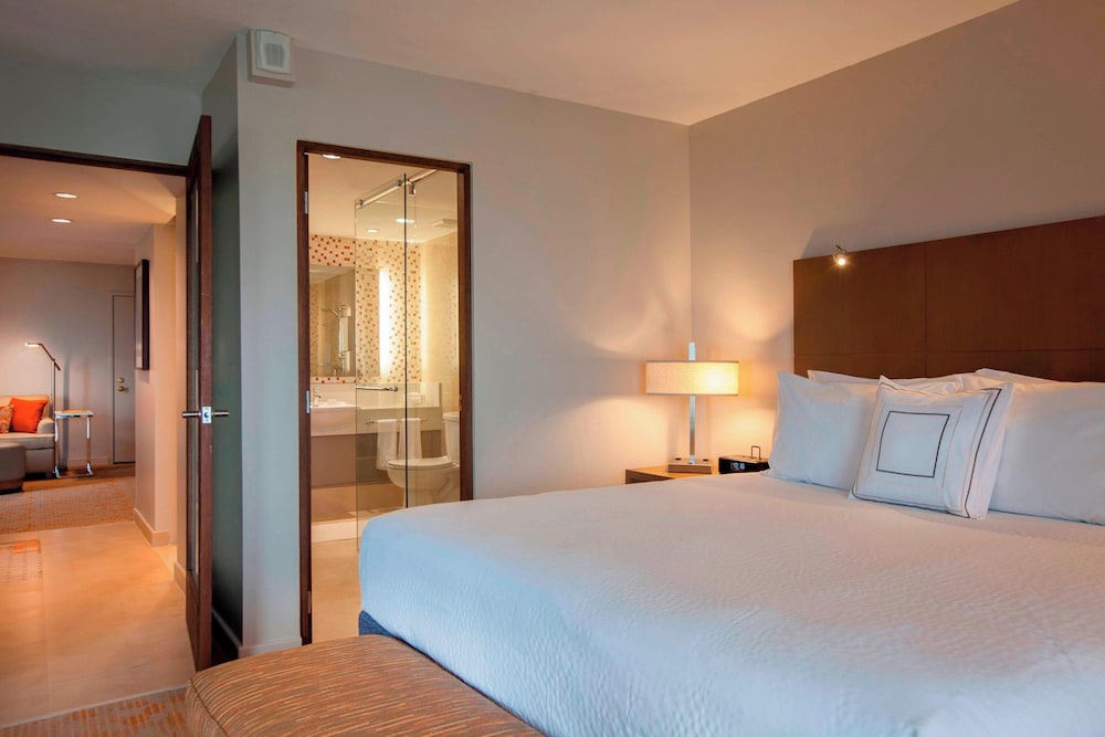 غرفة بغرفة نوم واحدة، Courtyard Isla Verde Beach Resort 4/10