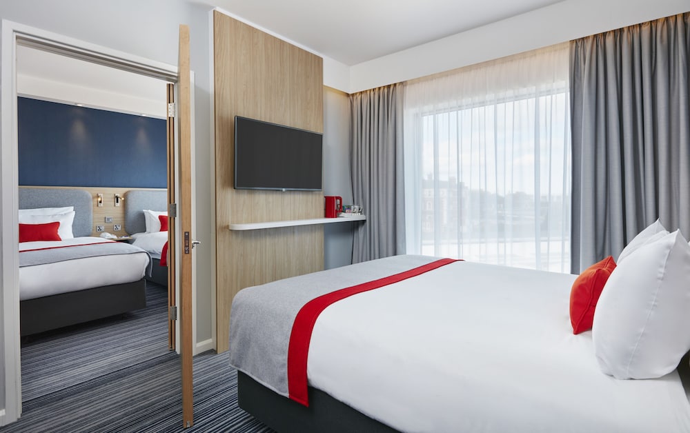 HOLIDAY INN EXPRESS GRIMSBY 20/35