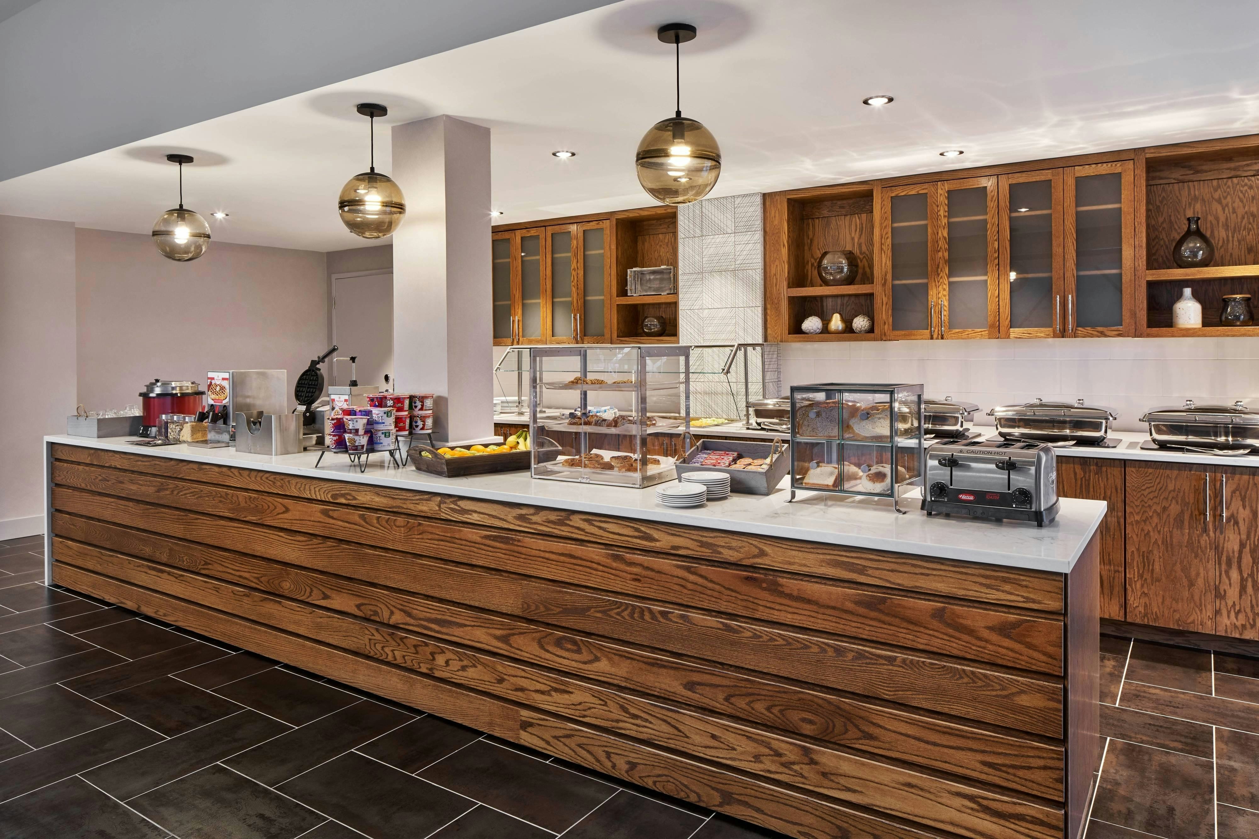 Delta Hotels by Marriott Norfolk Airport 16/31