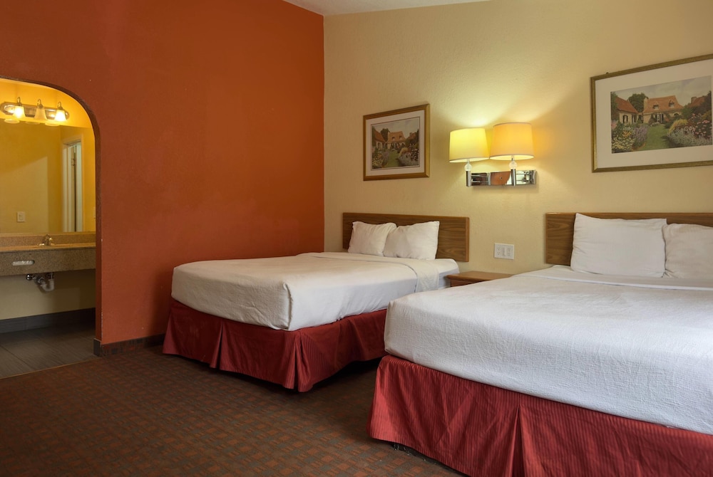 Travelodge by Wyndham Lubbock 19/32