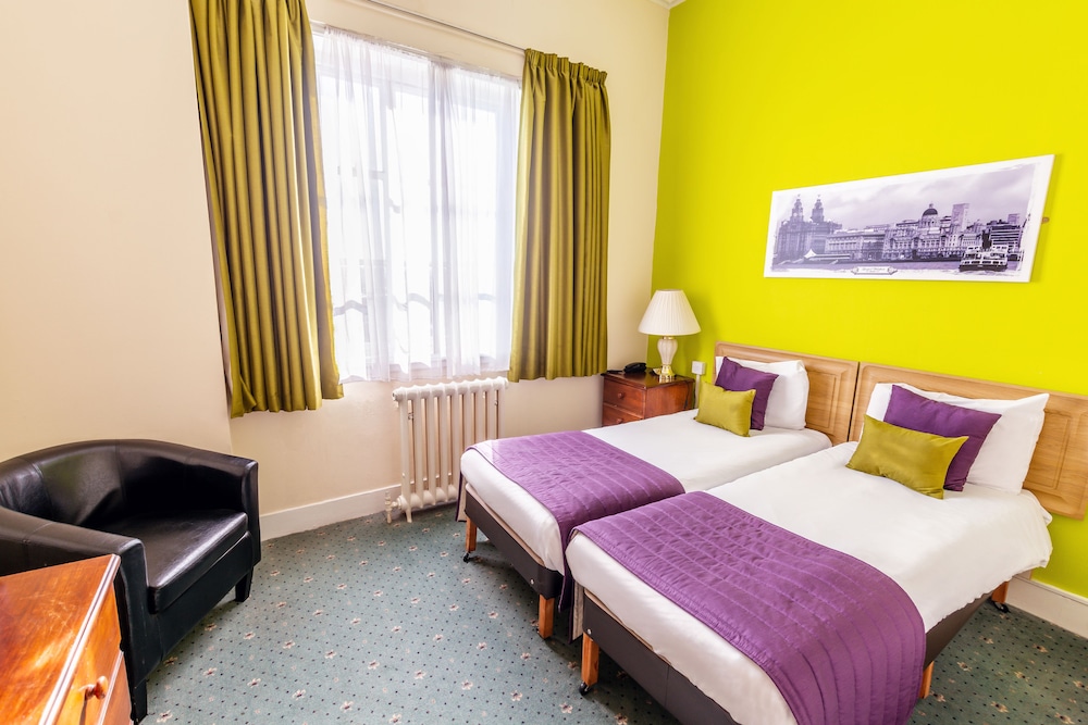 Adelphi Hotel 20/69