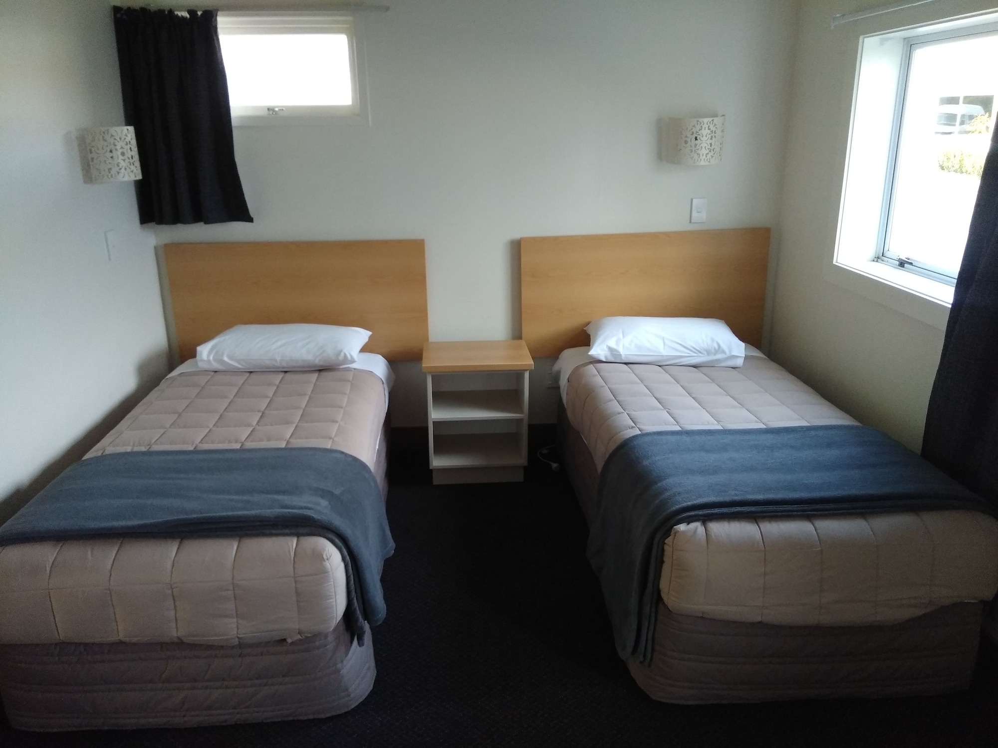 2 ROOMS, FAMILY