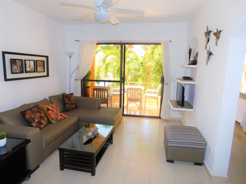 Nautibeach Condos 13/35
