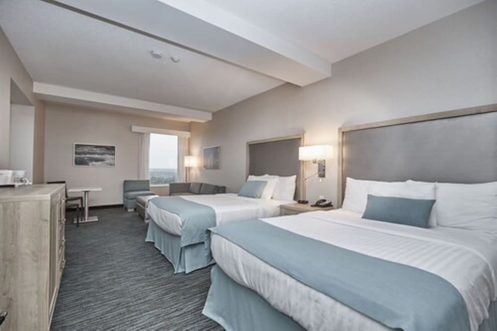 JUNIOR SUITE, 2 QUEEN BEDS, RIVER VIEW, SOFA