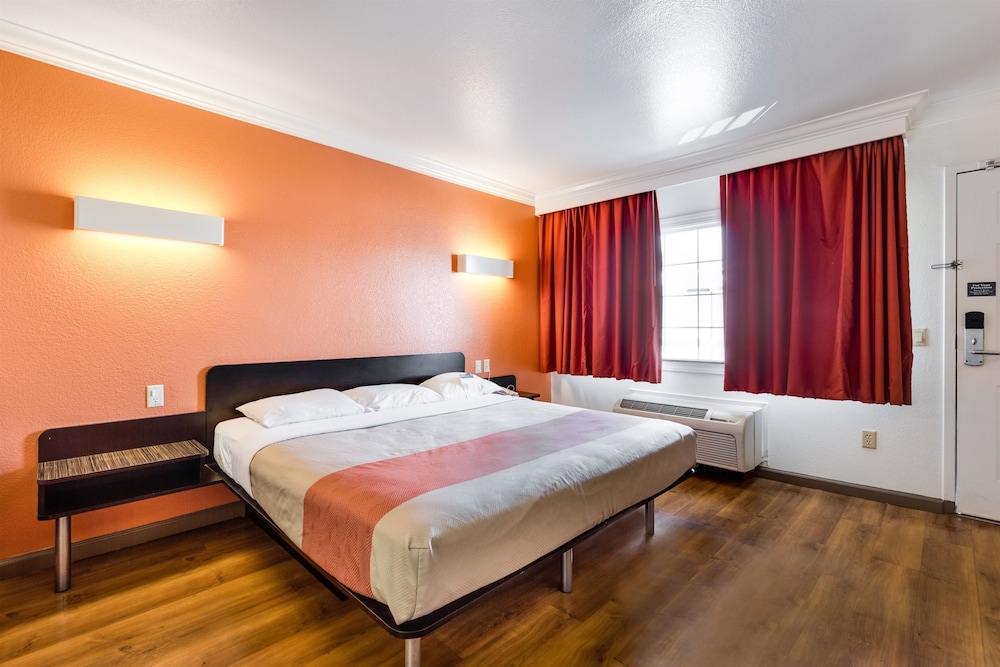 Motel6 San Jose, CA - Convention Center 21/60