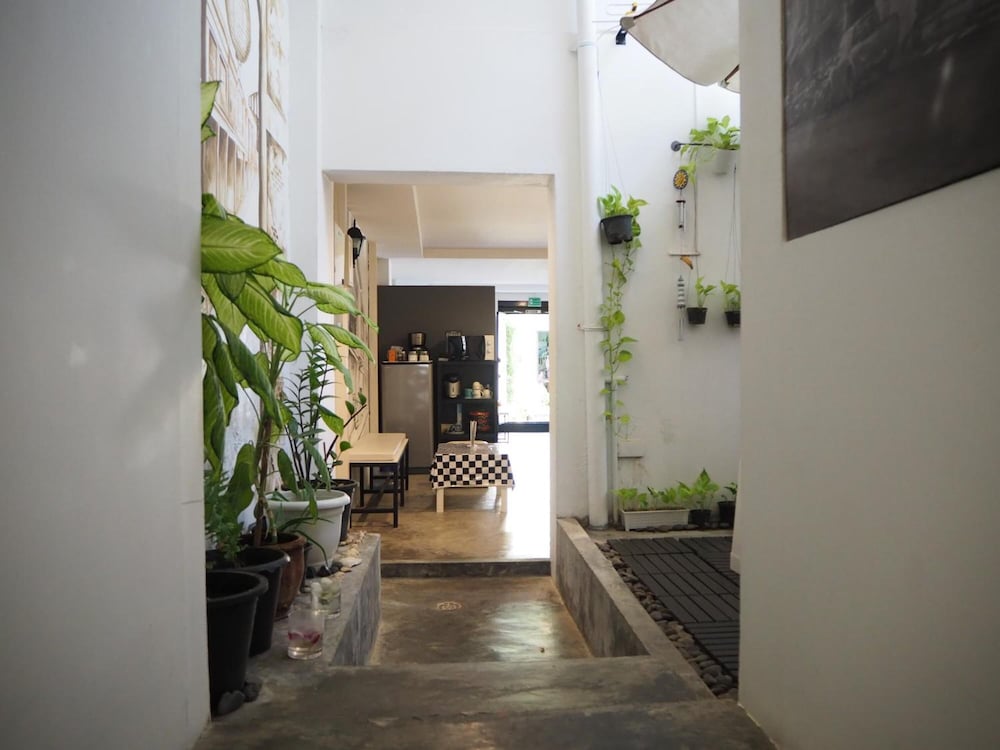 Chino Town Gallery Alley 10/61