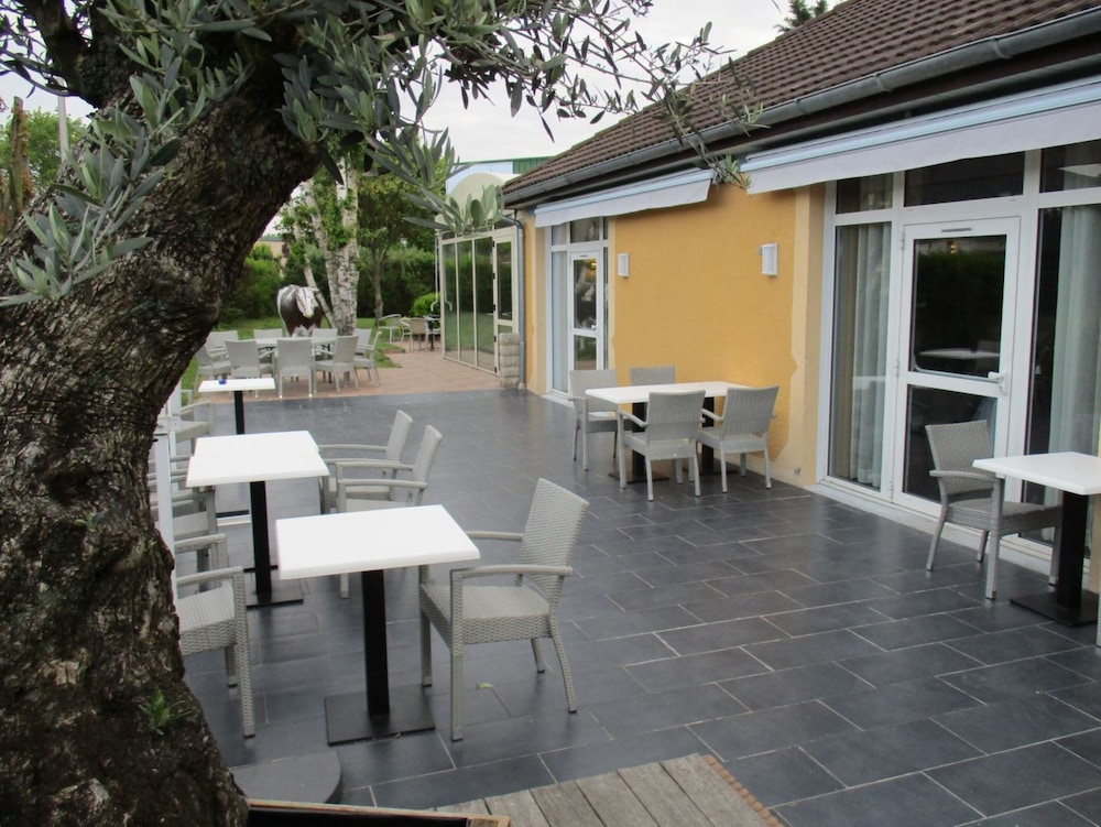 Hotel Le Relais Du Parisis 38/50