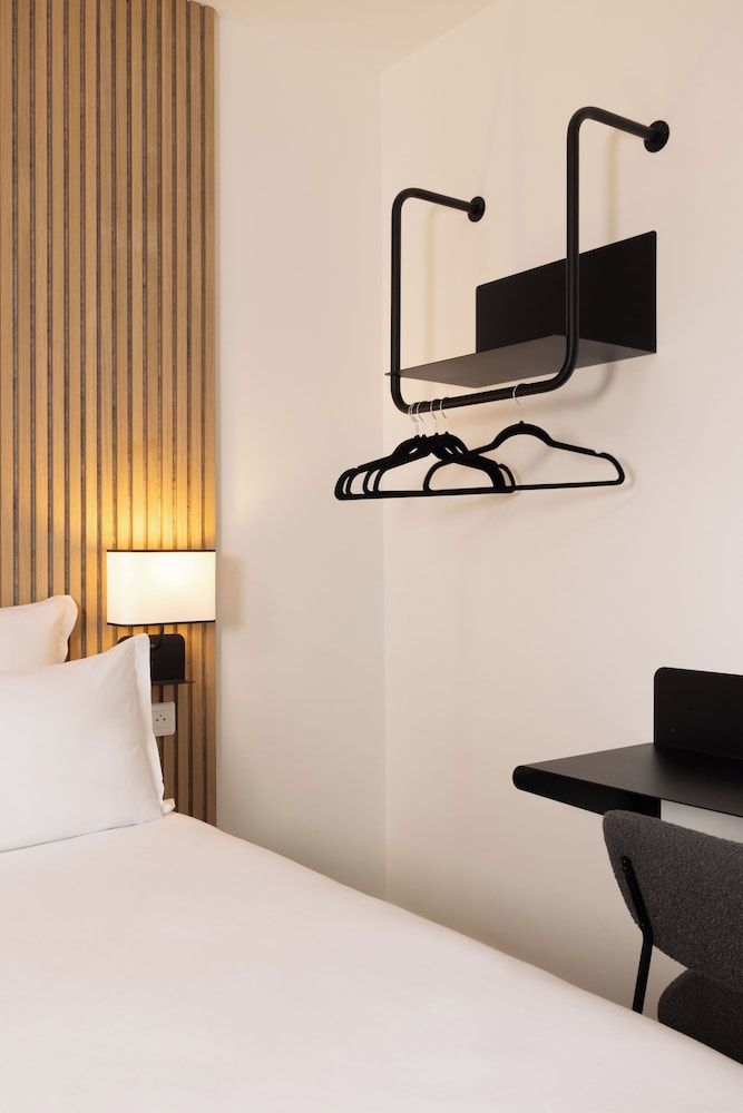 HOTEL KORNER MONTPARNASSE 24/50