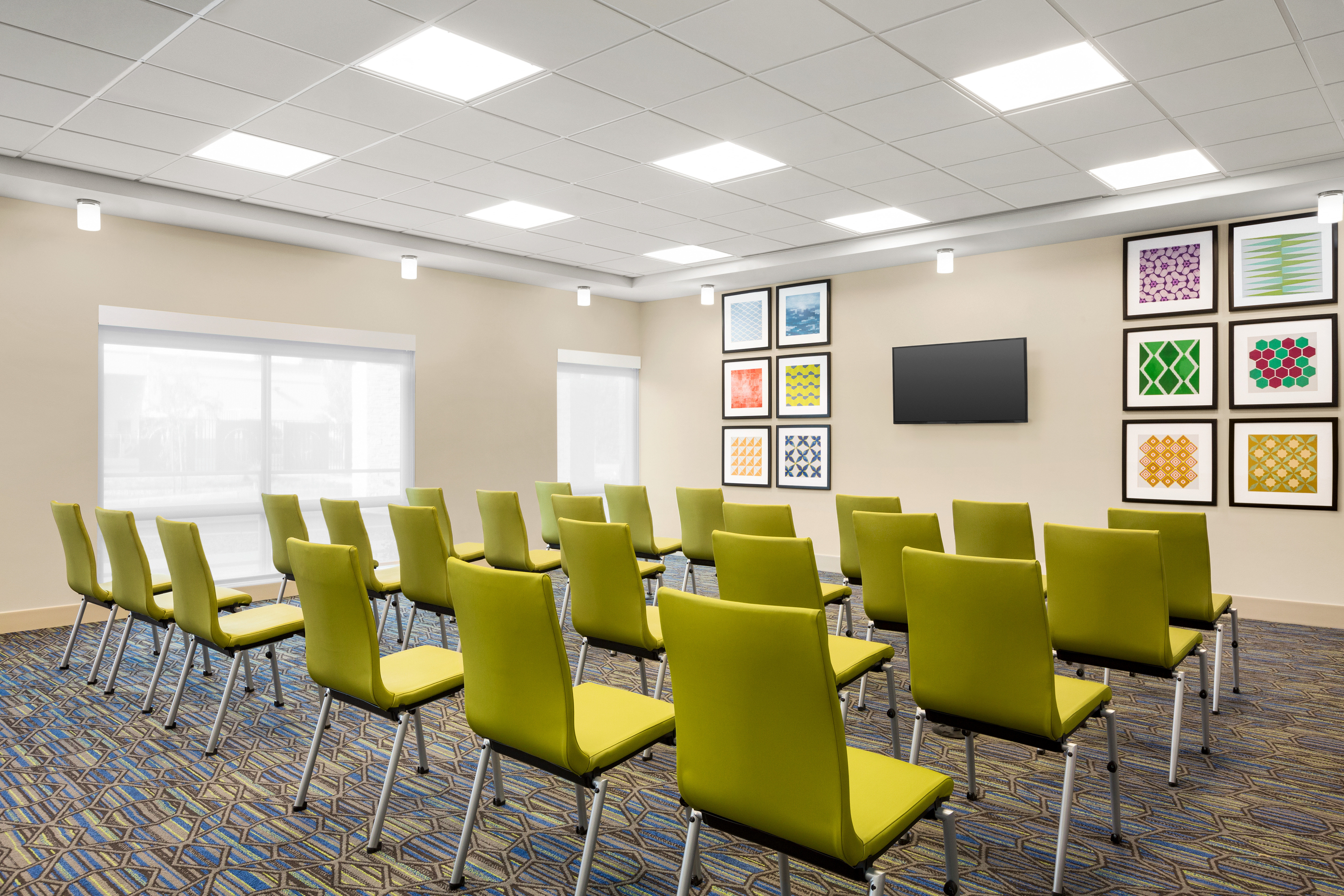 Holiday Inn Express & Suites - Ukiah 66/80
