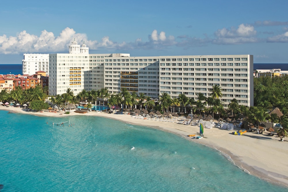 Dreams Sands Cancun Resort and Spa 4/67