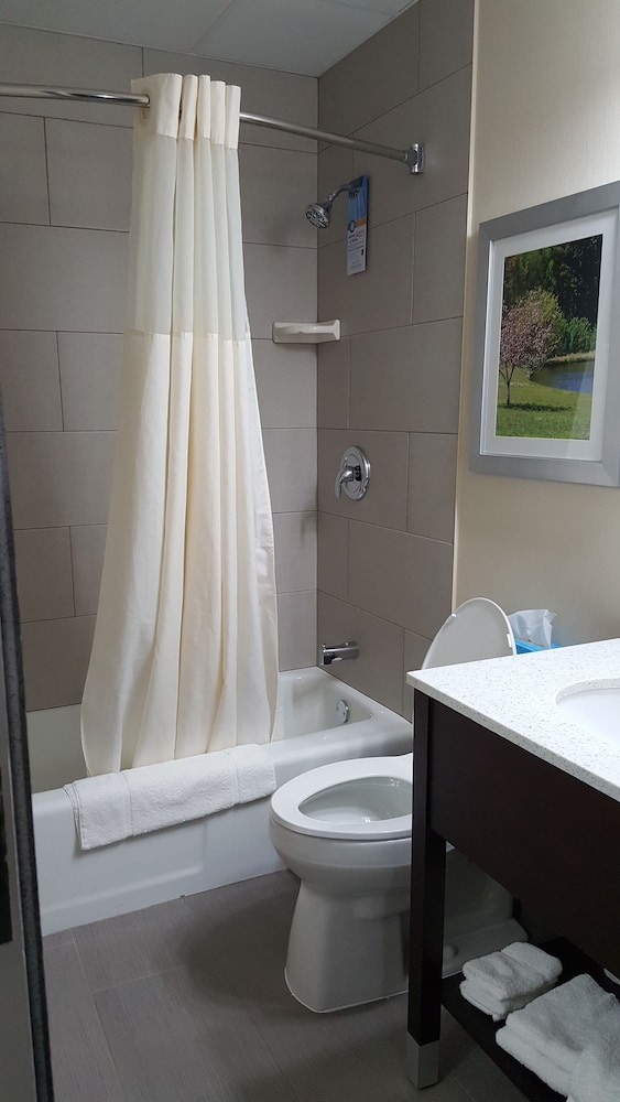 Quality Inn and Suites Danbury Near University 16/44