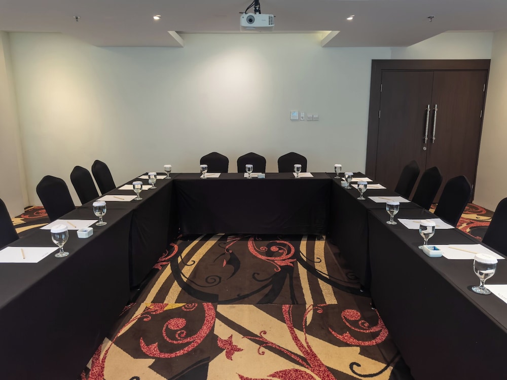 Aston Gorontalo Hotel & Convention Center 52/61