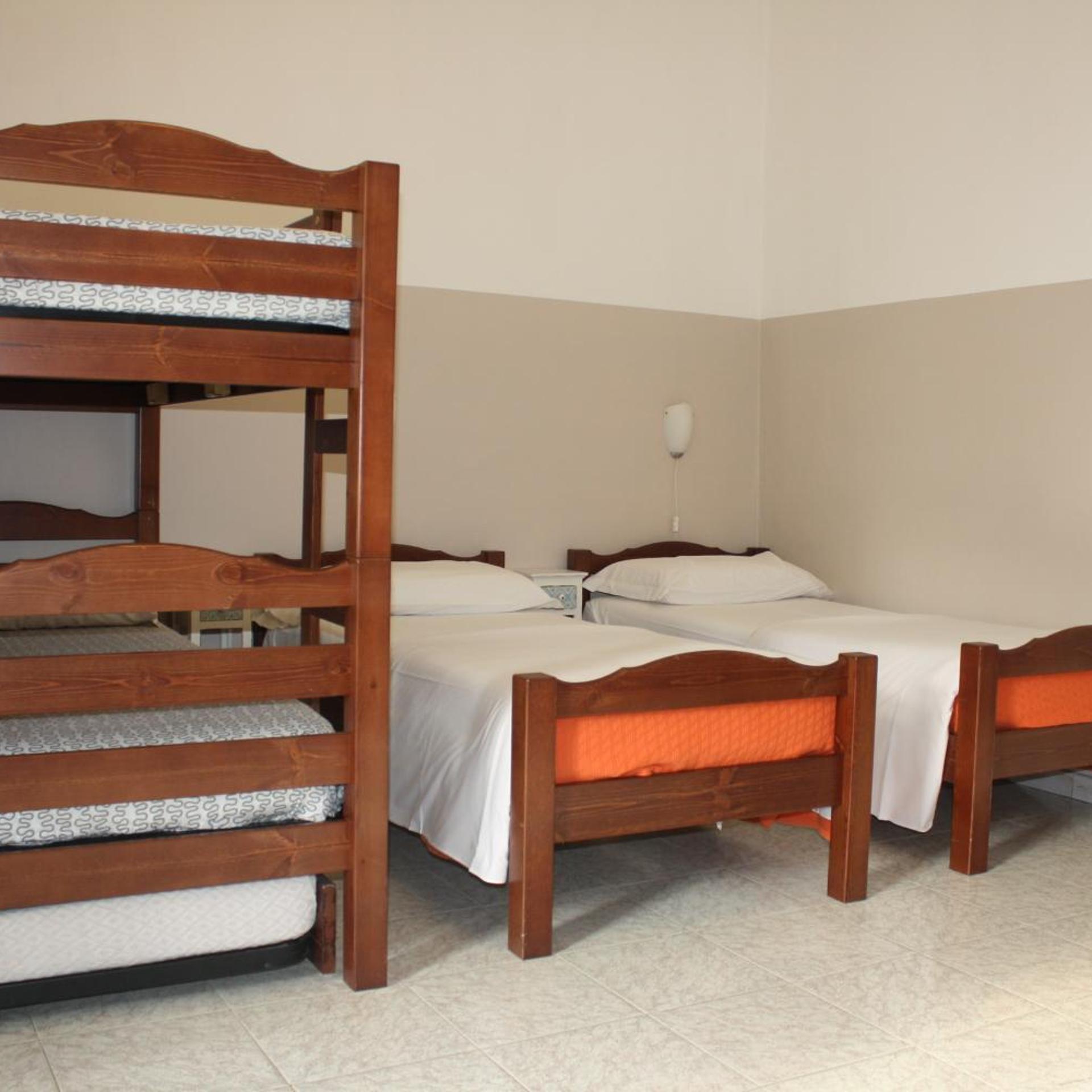 غرفة رباعية، Hotel Avalon 2/10