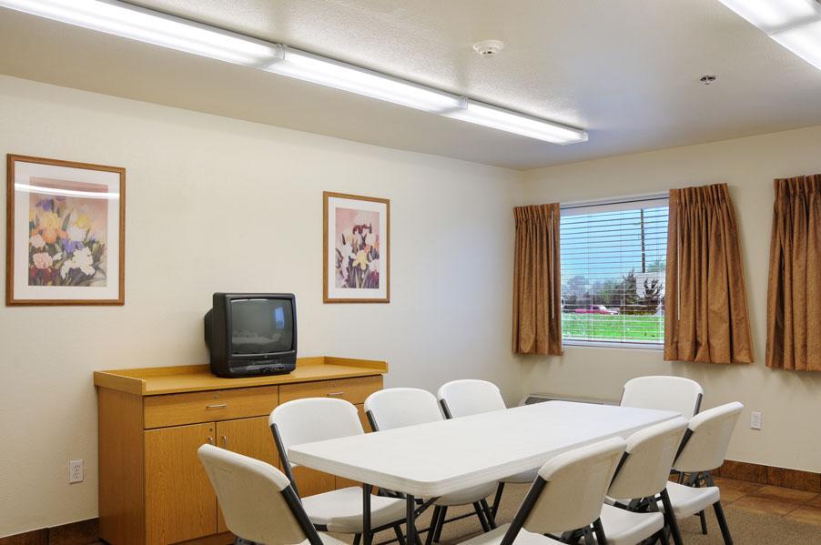 Americas Best Value Inn Suites Ada 14/16