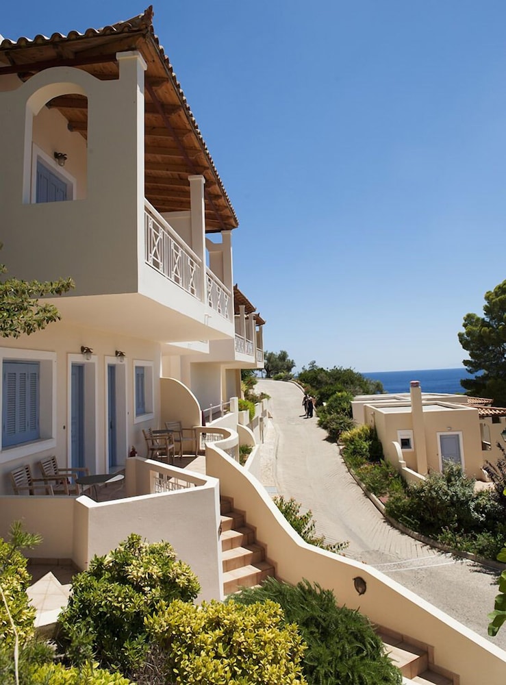 Alonissos Beach Bungalows And Suites Hotel 43/50
