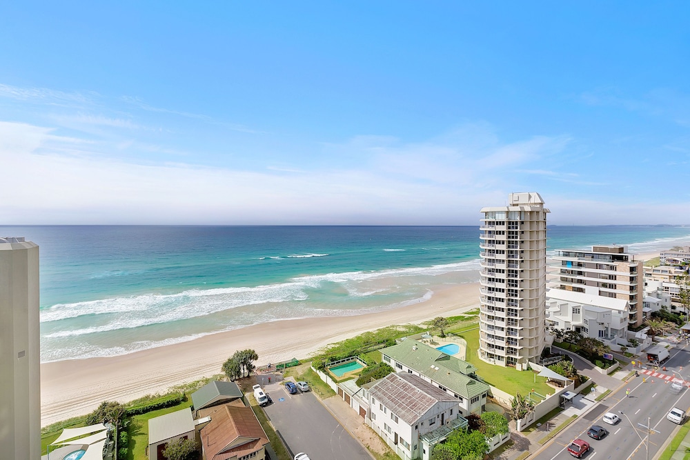 Pacific Views Resort 43/73
