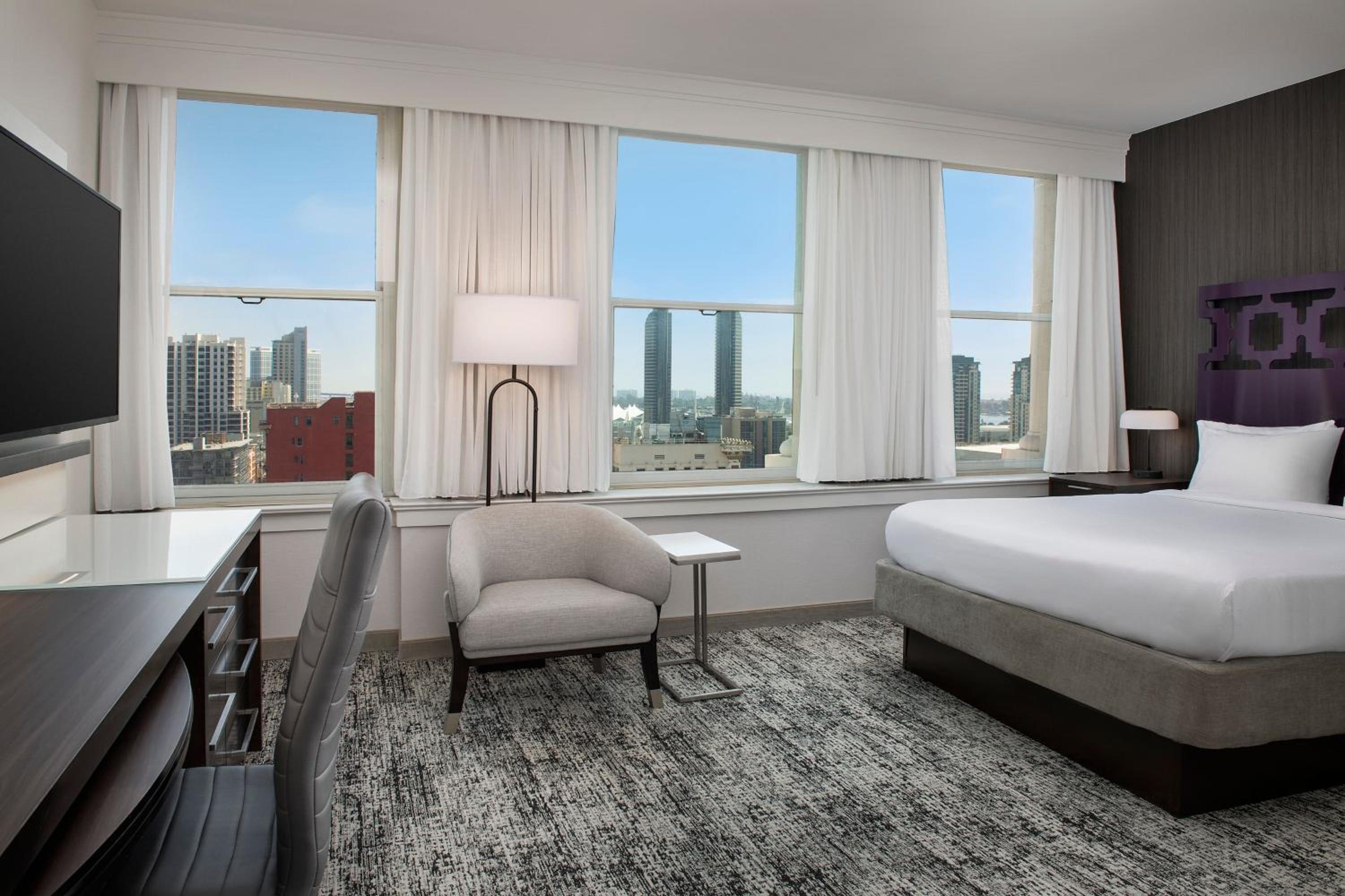 Room, King Bed, Bay View
