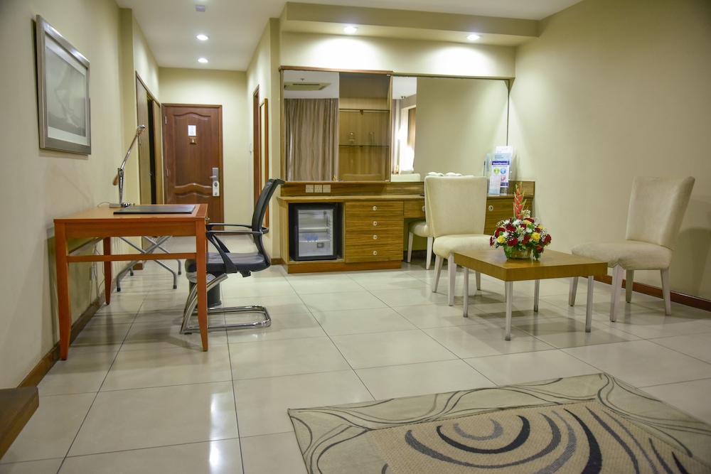 Harbour View Suites 10/60