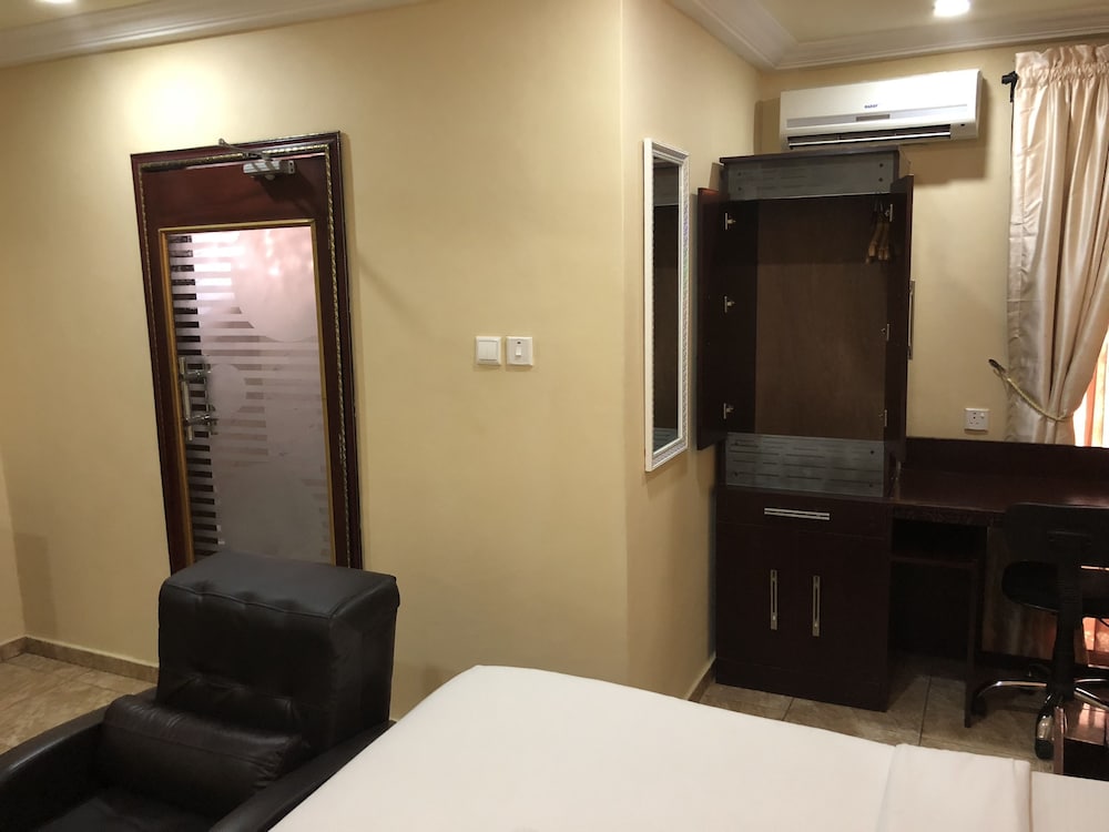 Virginrose Resorts 37/37