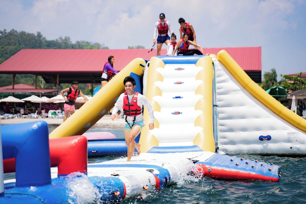 Whiterock Beach Hotel And Waterpark 68/73