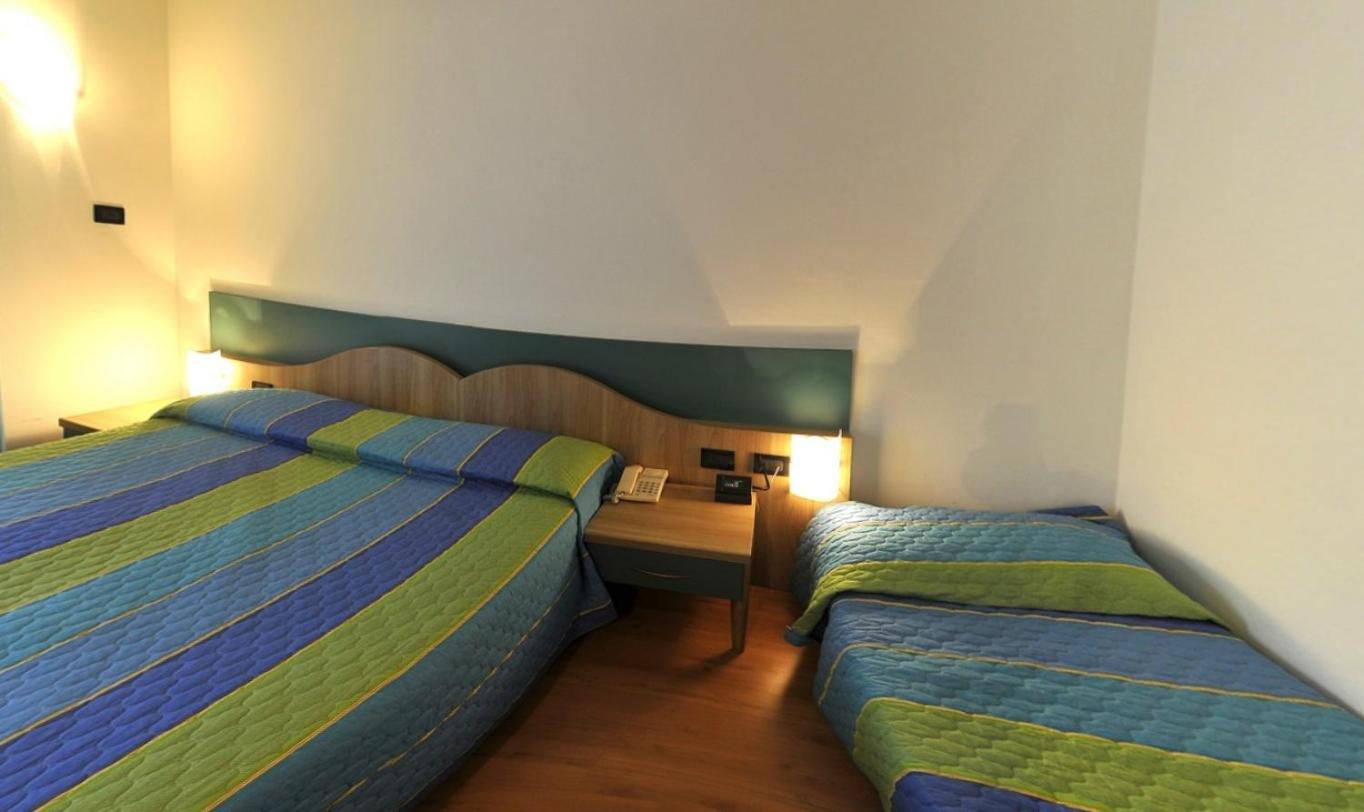 Hotel Vela 12/43