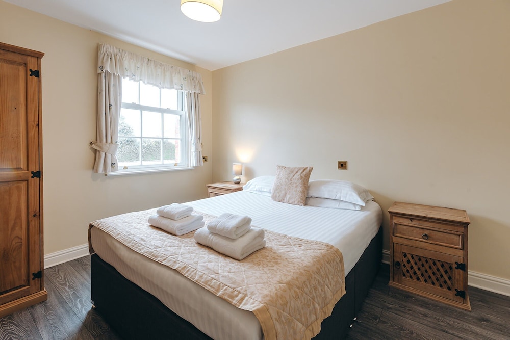 Netley Hall 12/50