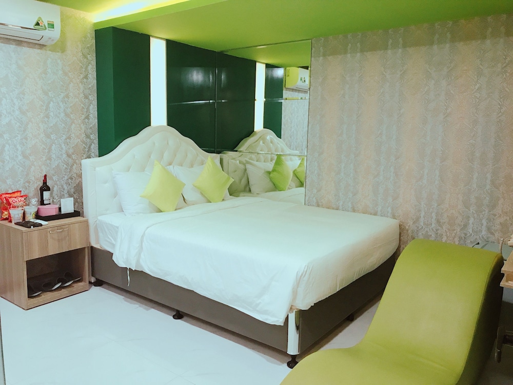 Cupid Hotel 28/72