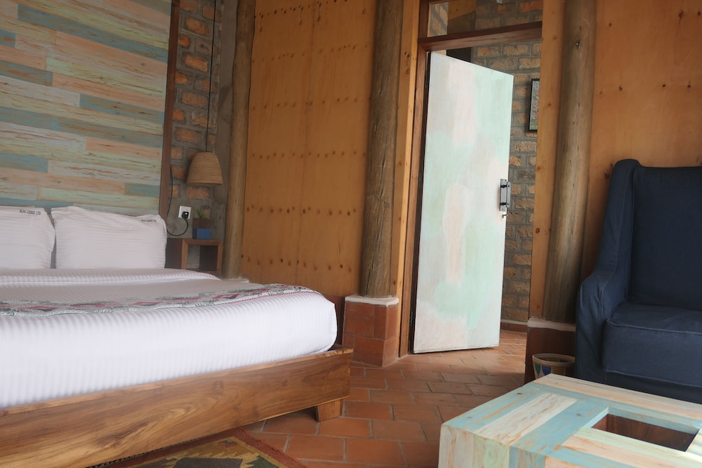 Buvi Lodge 7/50