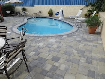 Glendale Hotel 18/24