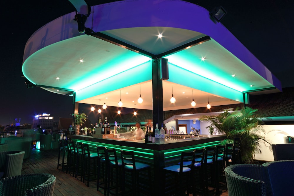 Amanjaya Pancam Suites Hotel 2/67