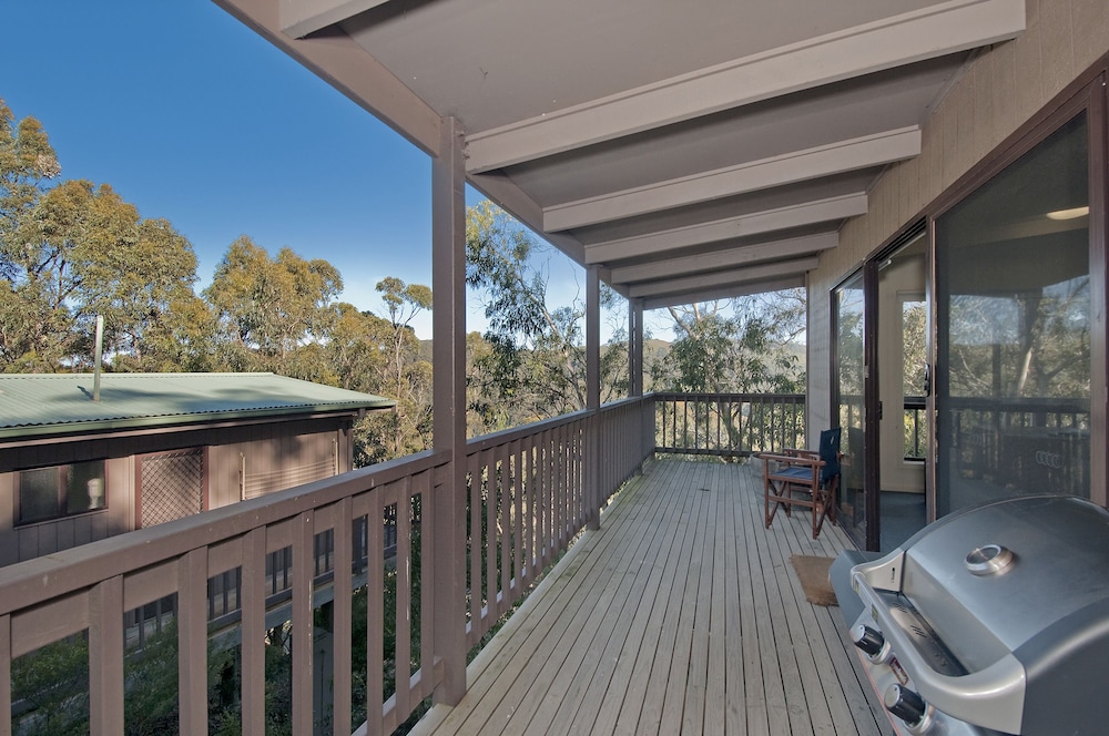 BEACON POINT OCEAN VIEW VILLAS 25/70