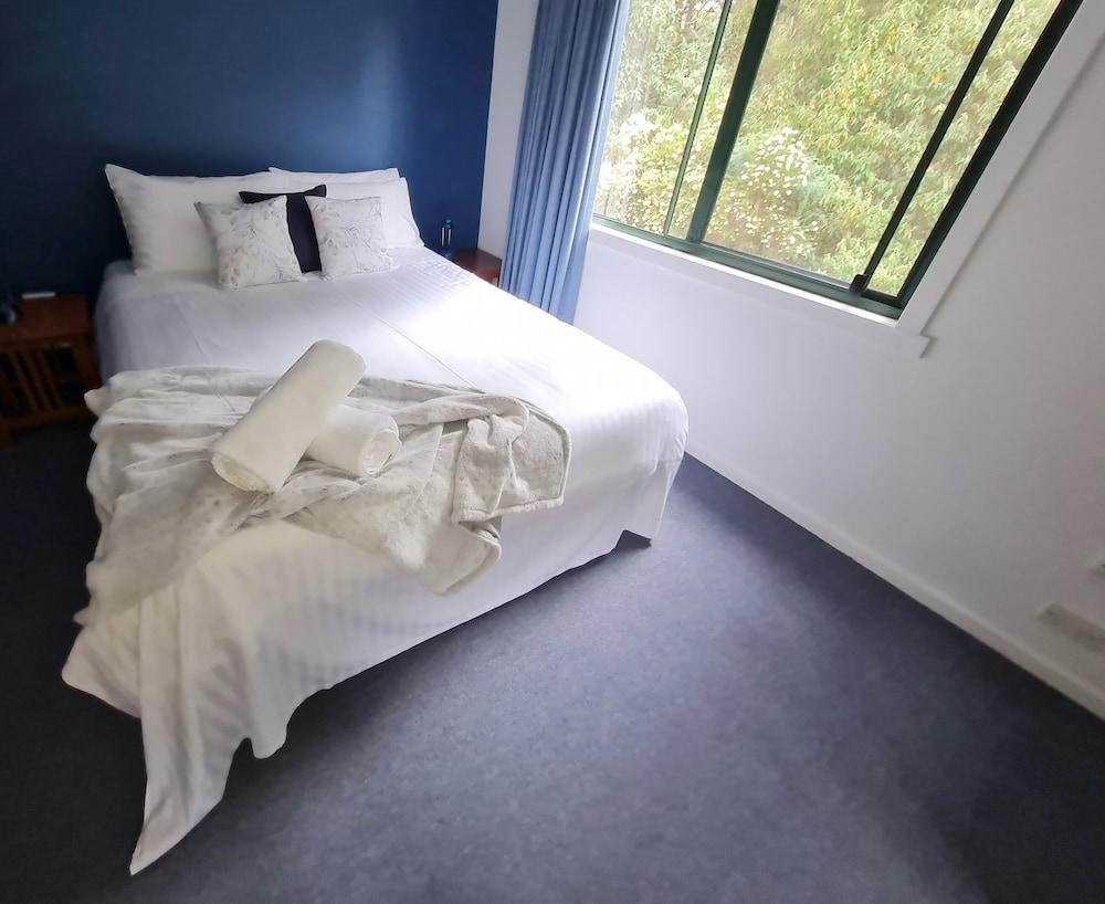 2 Bedrooms, Family, House, Mountain View, Accessible
