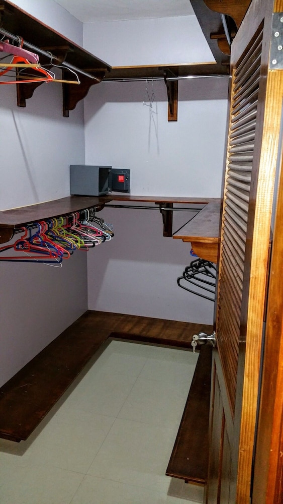 Modern London Decor Guest Apartments 7/50