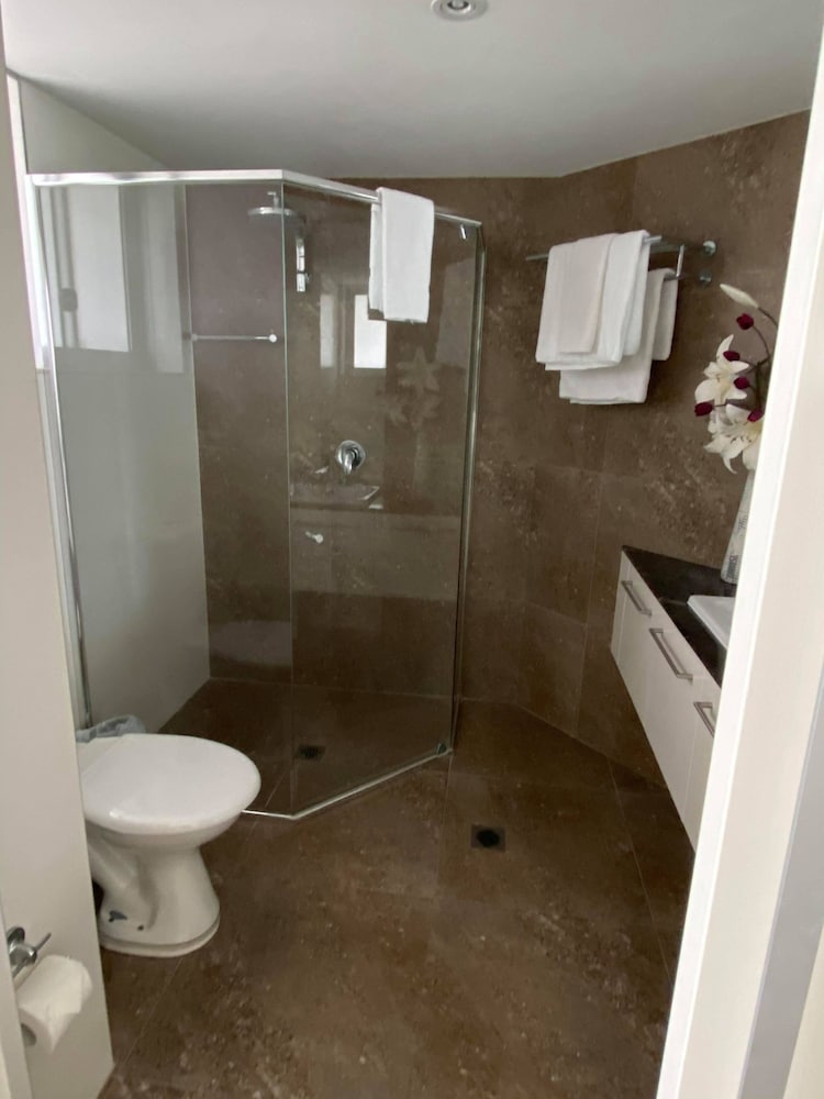 Hi Surf Beachfront Apartments 76/78