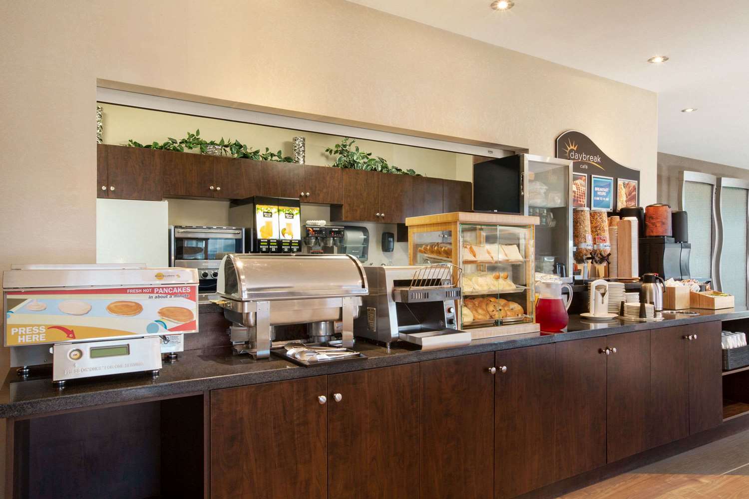 Days Inn by Wyndham Regina Airport West 22/53