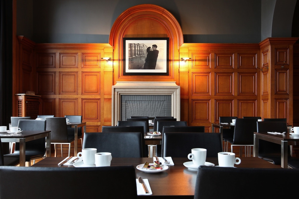 restaurant-cafeteria