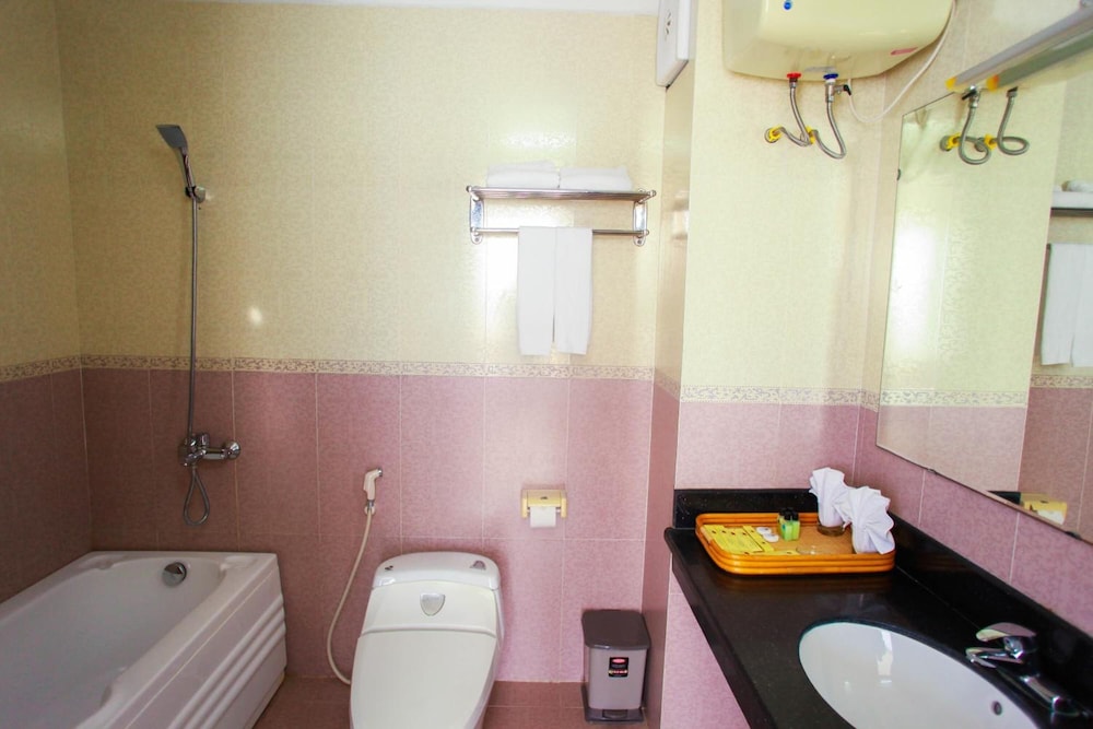 Hung Long Harbour Hotel 15/58