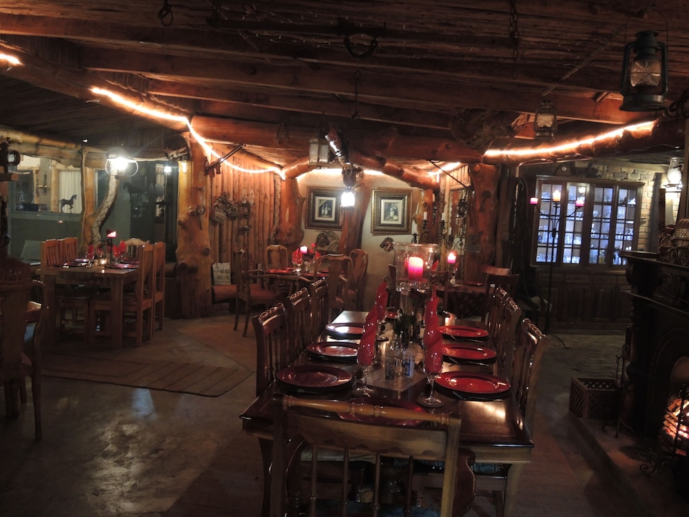 T'niqua Stable Inn 25/50