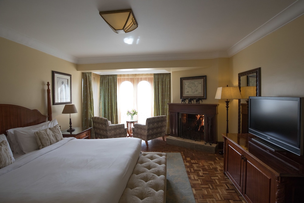 Fairmont Mount Kenya Safari Club 15/50