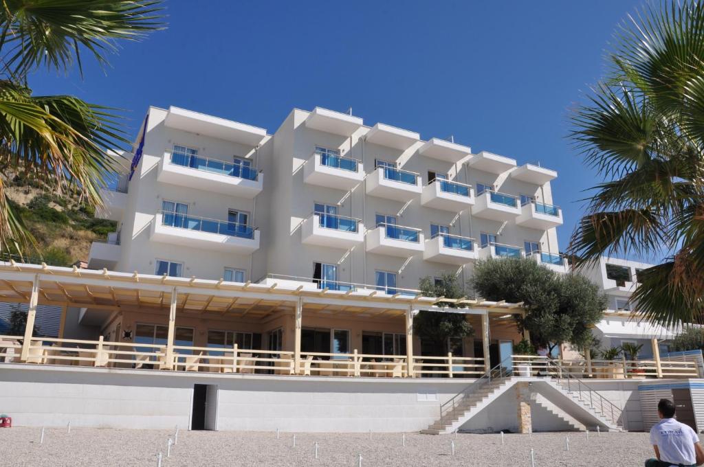 Coral Hotel & Resort 3/34