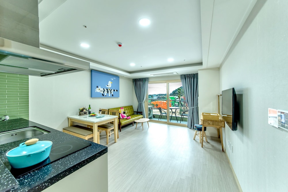 Blue Whale Resort 37/68