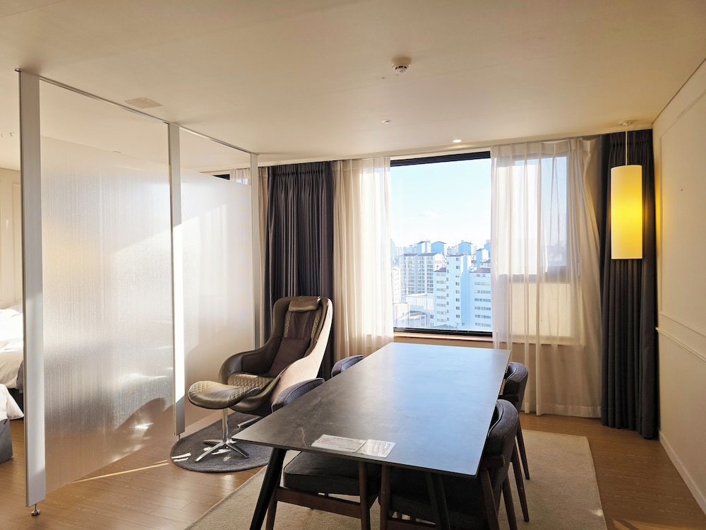 Jk Blossom Hotel 50/72