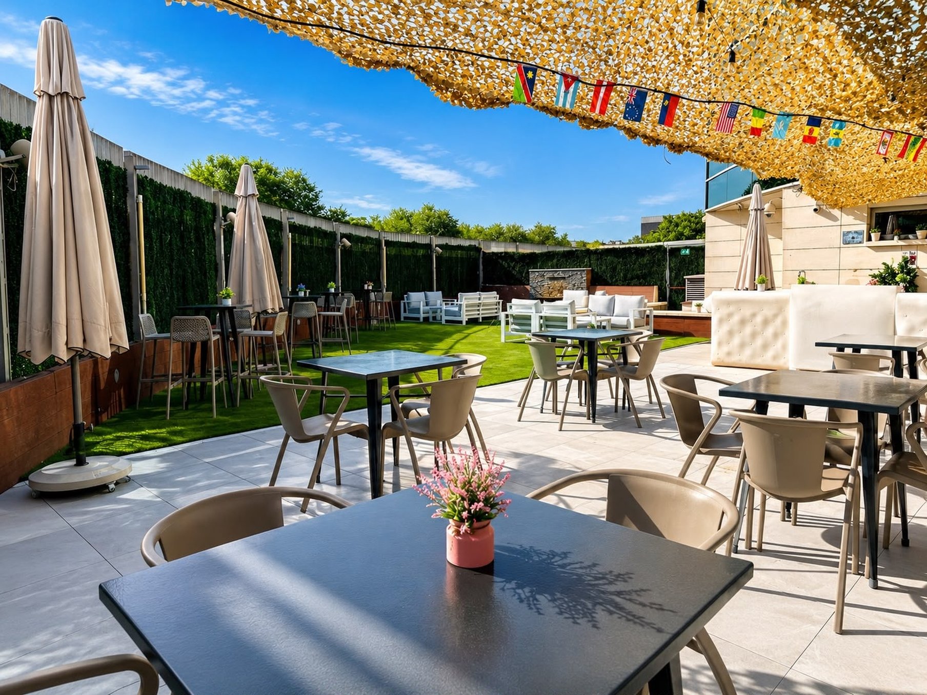 Crowne Plaza Madrid Airport Hotel 54/76