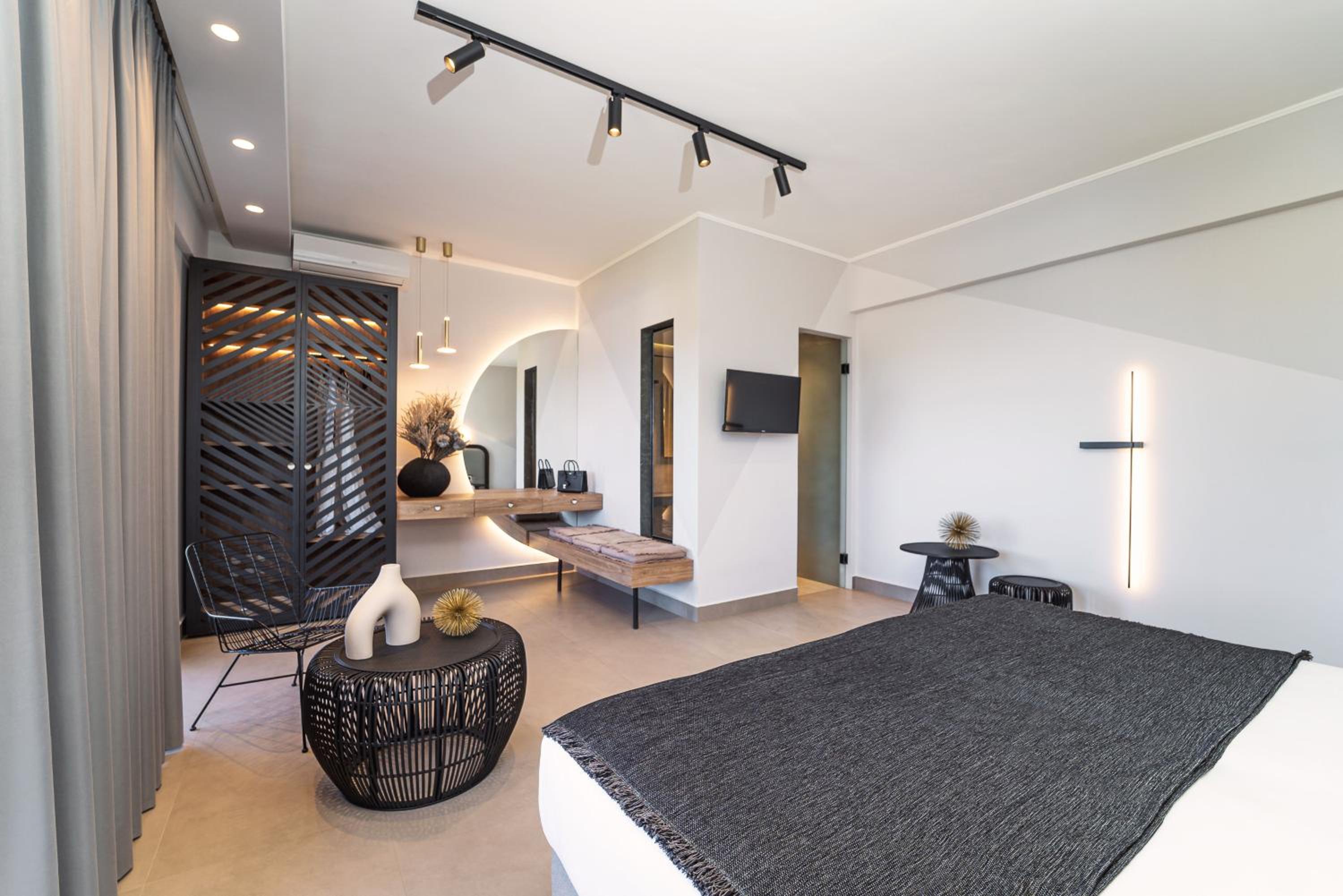 SAN GIOVANNI LUXURY STUDIOS 36/56