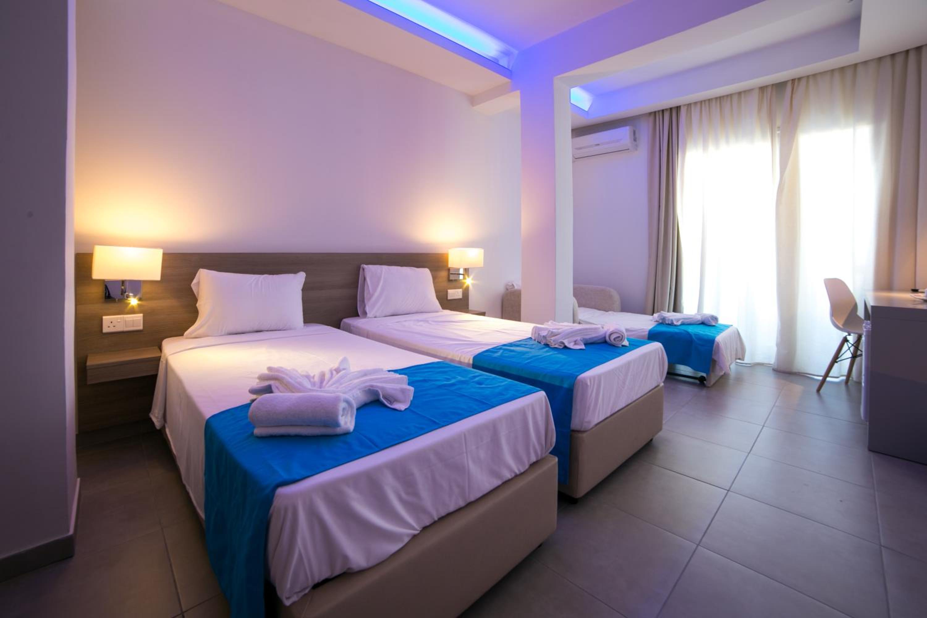 Flora Maria Hotel 33/64