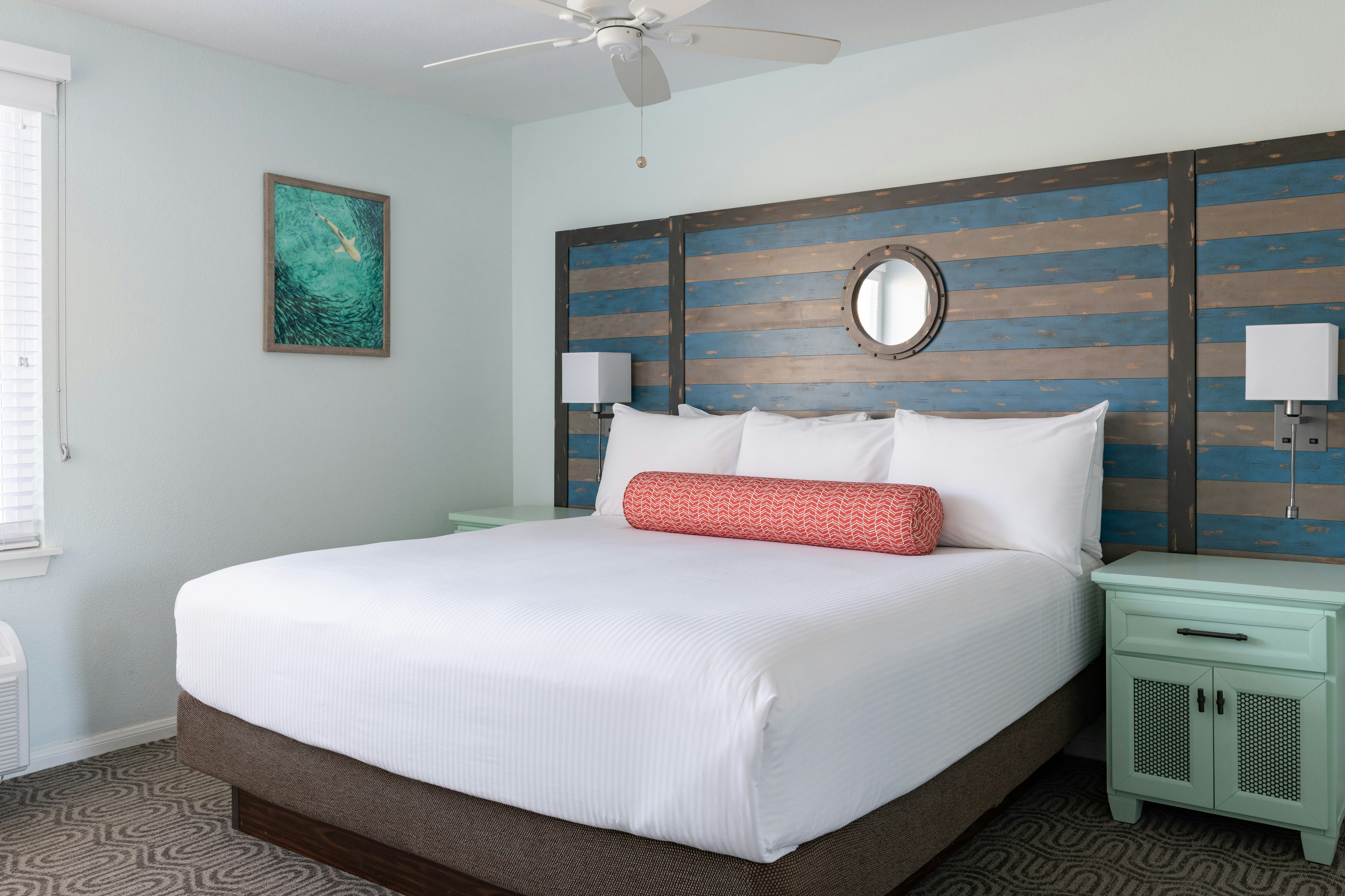 1 BEDROOM, SUITE