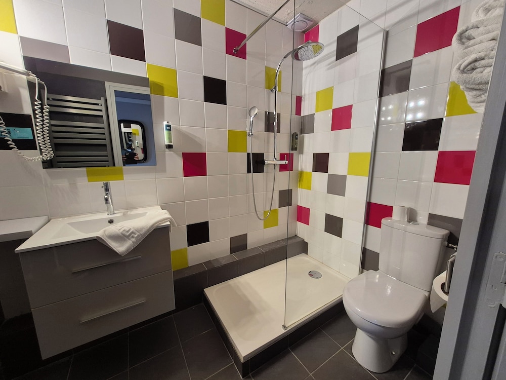 HOTEL LES GRAVADES 36/38