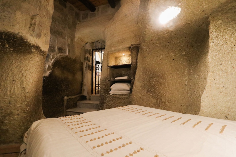 Sultan Cave Suites 28/77
