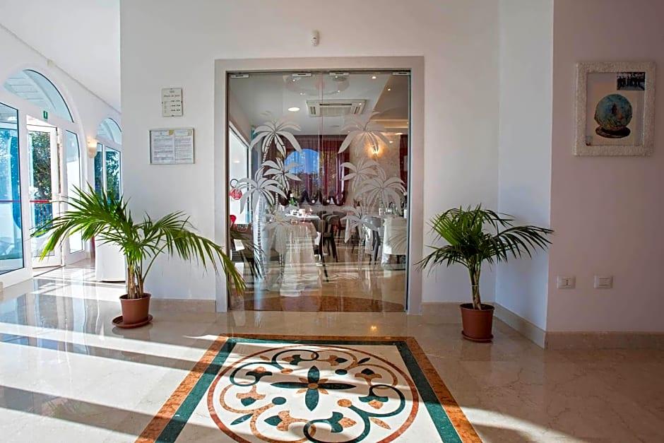Hotel Ambassador 7/50