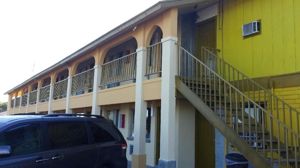 Carefree Inn Flatonia 2/21